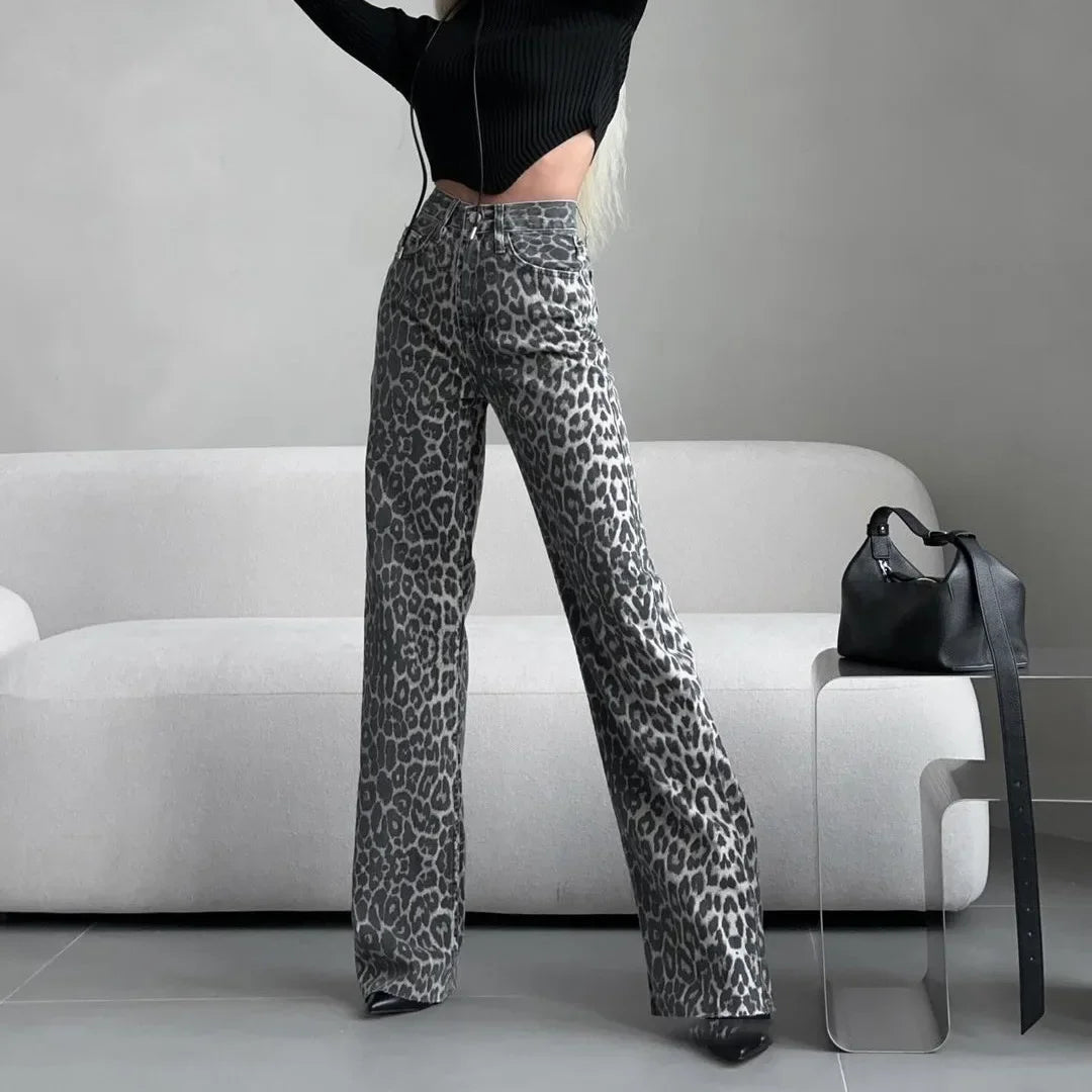 Amanda | Dame Højtaljede Straight Jeans med Leopardprint
