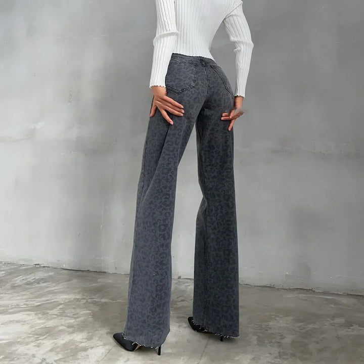 Amanda | Dame Højtaljede Straight Jeans med Leopardprint