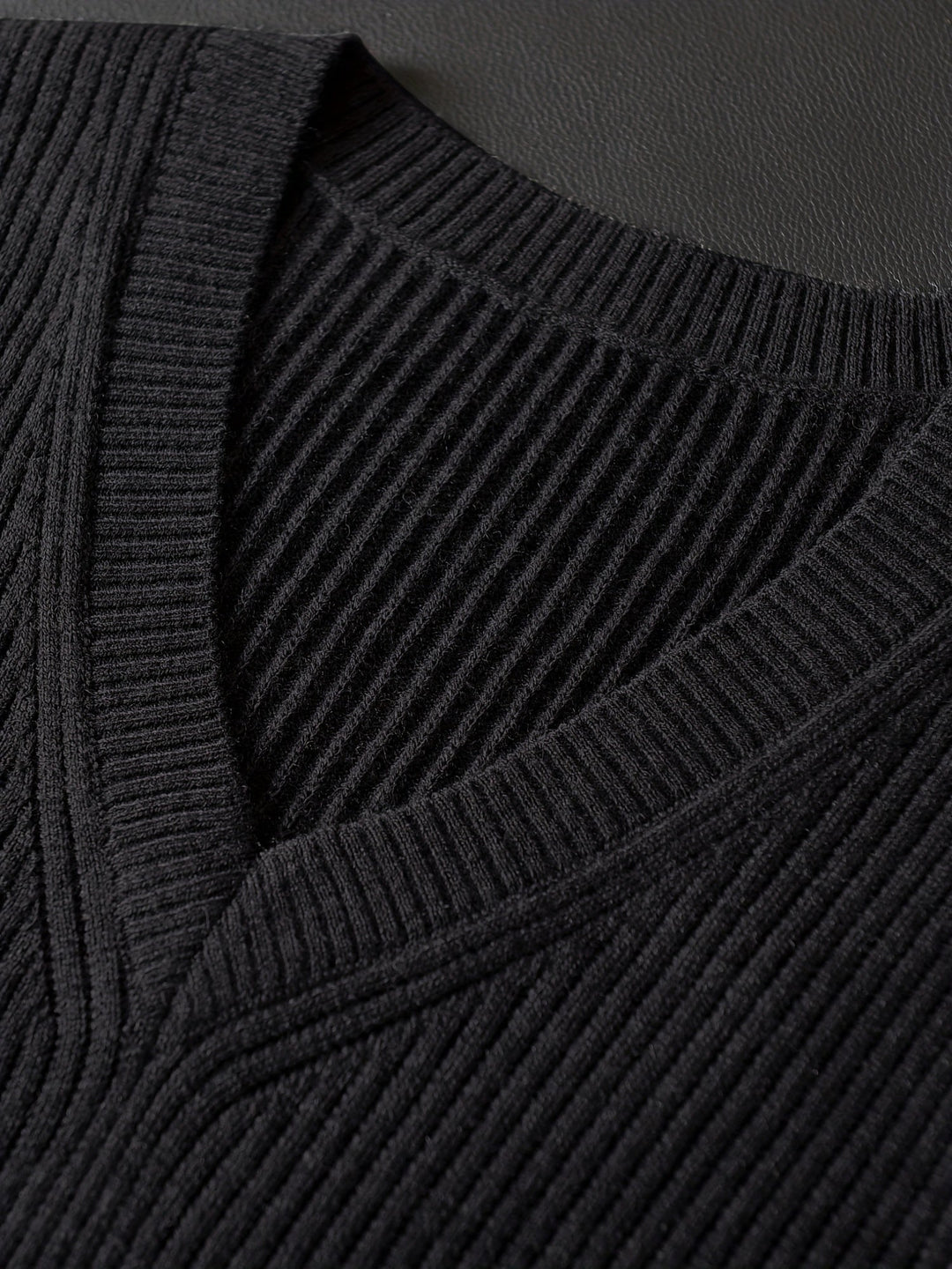 Ellis | Dame Ribstrikket Vest med V-hals