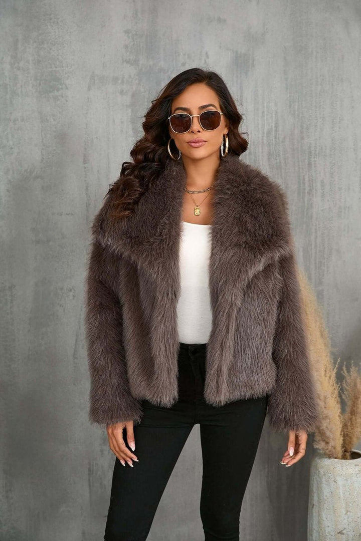 Sienna | Dame Fake Fur Frakke med Bred Krave og Åben Front