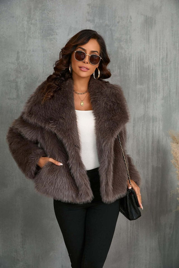 Sienna | Dame Fake Fur Frakke med Bred Krave og Åben Front