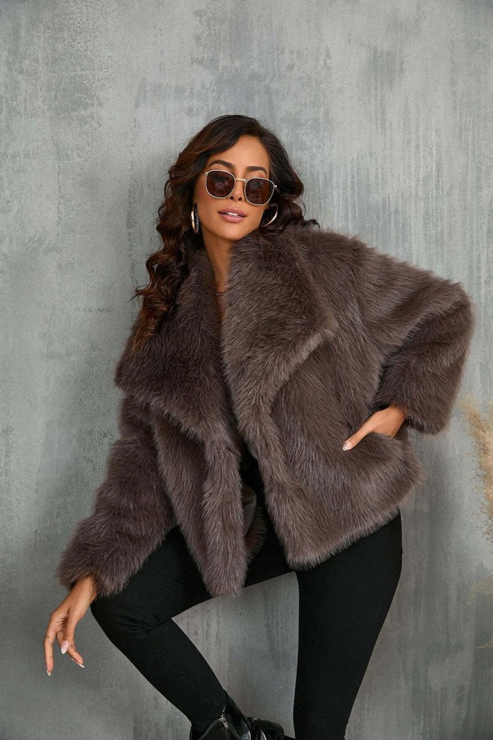 Sienna | Dame Fake Fur Frakke med Bred Krave og Åben Front