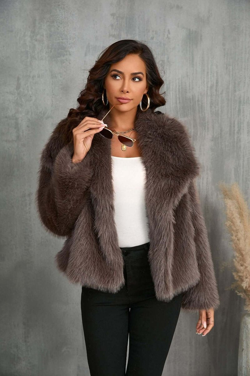 Sienna | Dame Fake Fur Frakke med Bred Krave og Åben Front