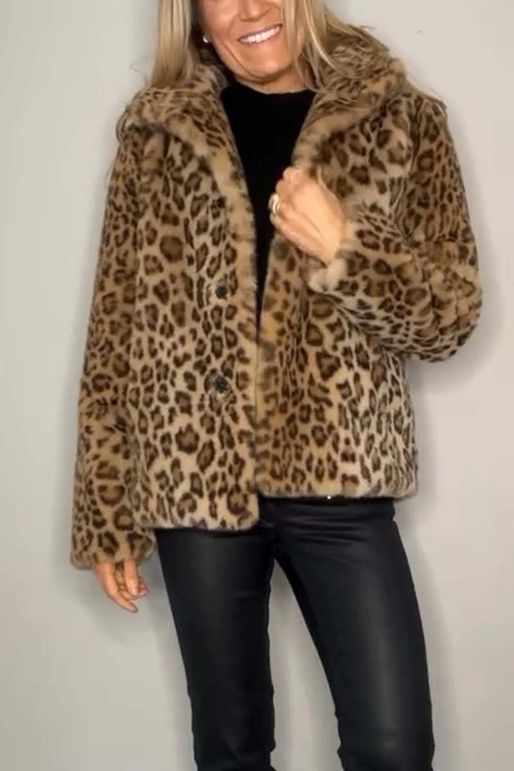 Emily | Dame Lang Vinterfrakke i Fake Fur med Leopardprint