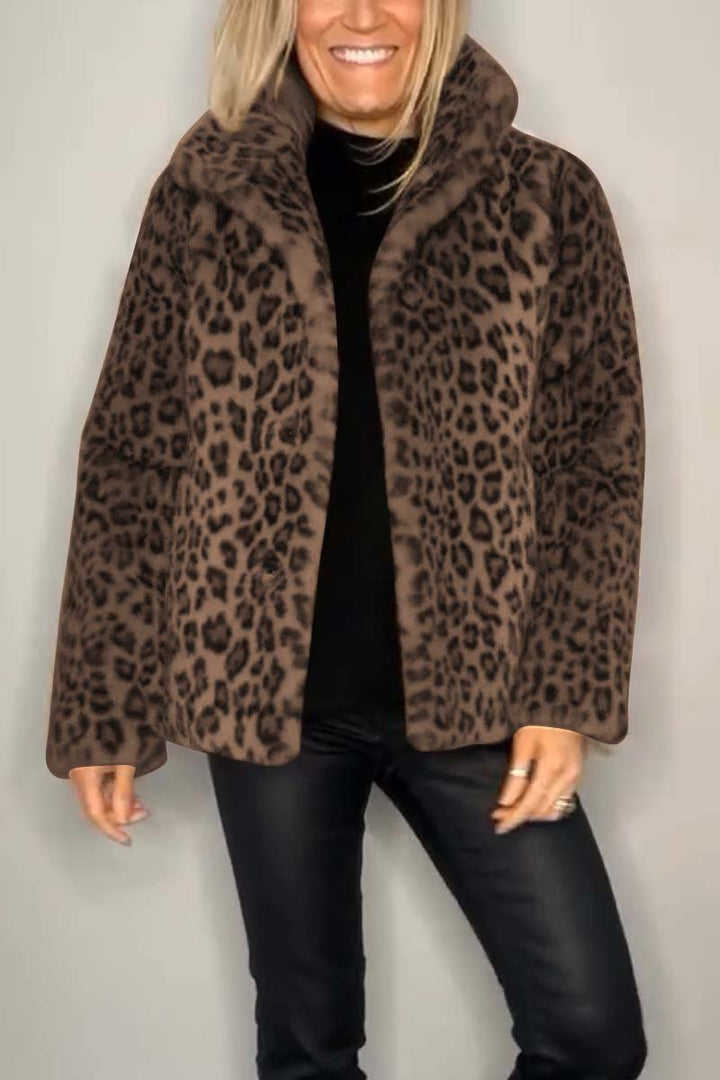 Emily | Dame Lang Vinterfrakke i Fake Fur med Leopardprint