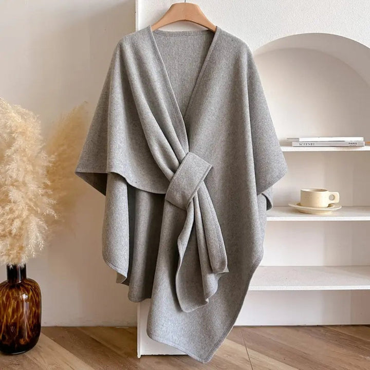 Ivy | Dame Poncho i Uld med Åben Front